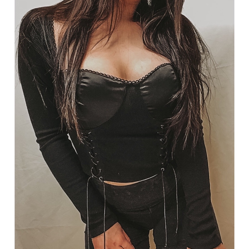 Ribbed crop top with faux leather bust
